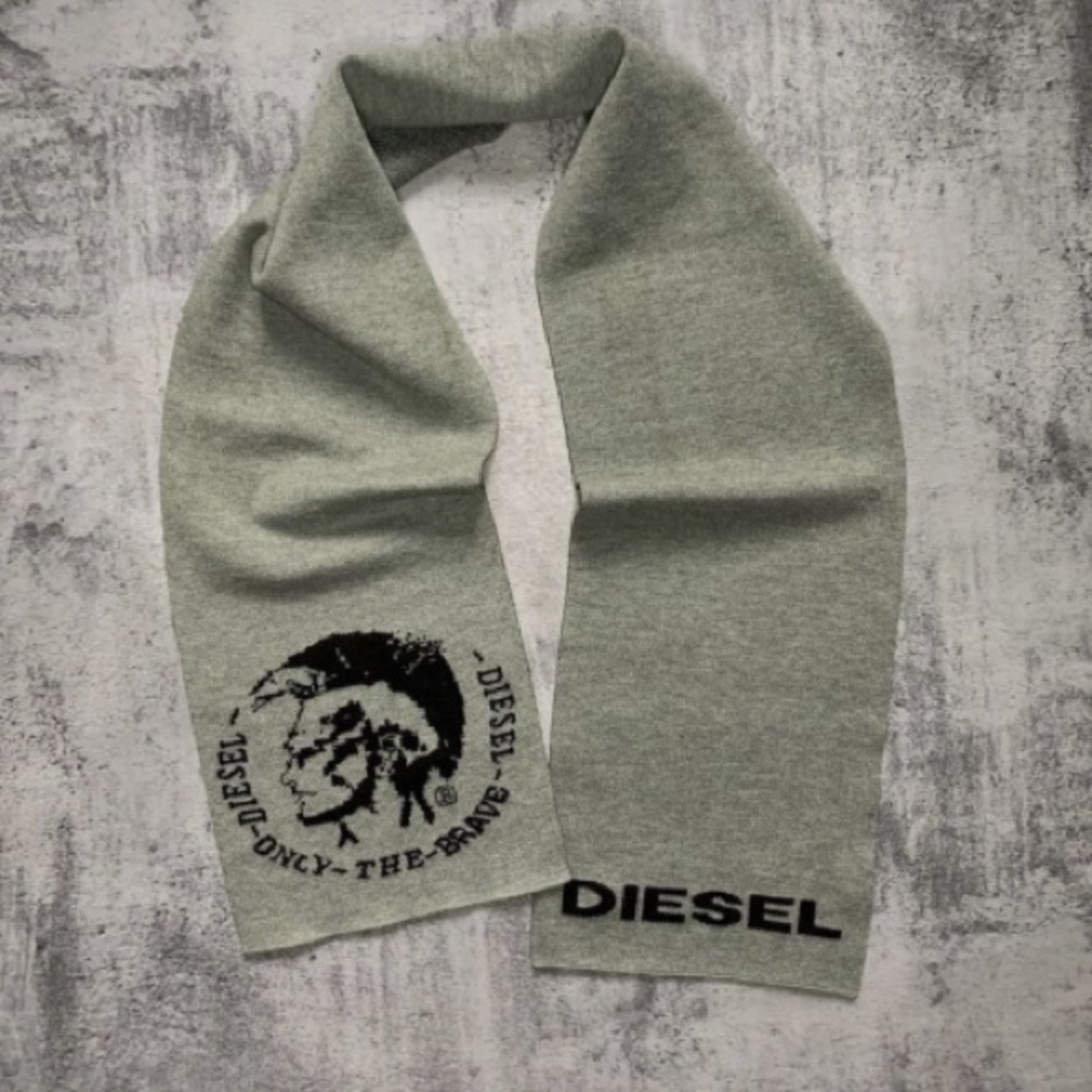 Diesel Light Gray Scarf with Black Logo